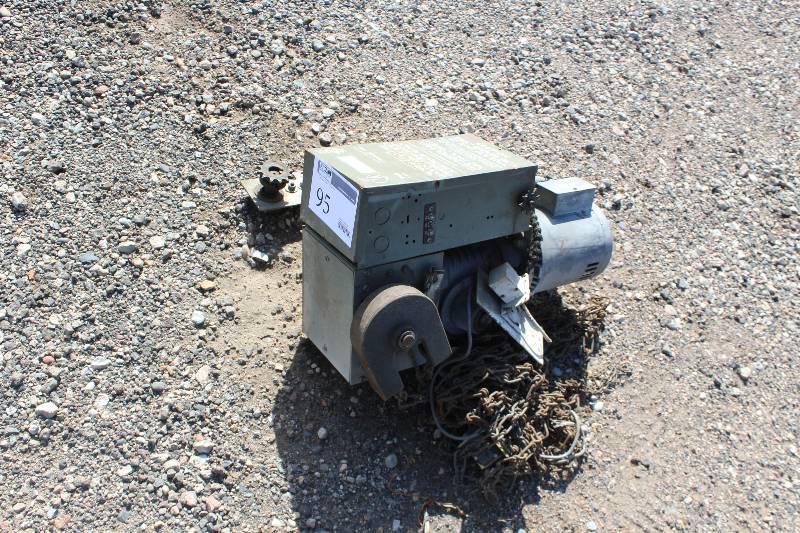 lot 95 image: Link Controls Garage Door Opener