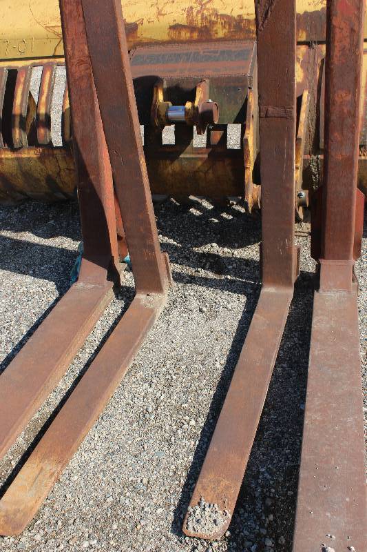 lot 140 image: Loader Forks Attachment