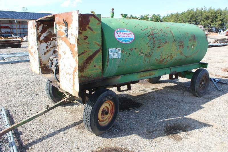 lot 10 image: 14ft. Diesel Fuel Tank Trailer