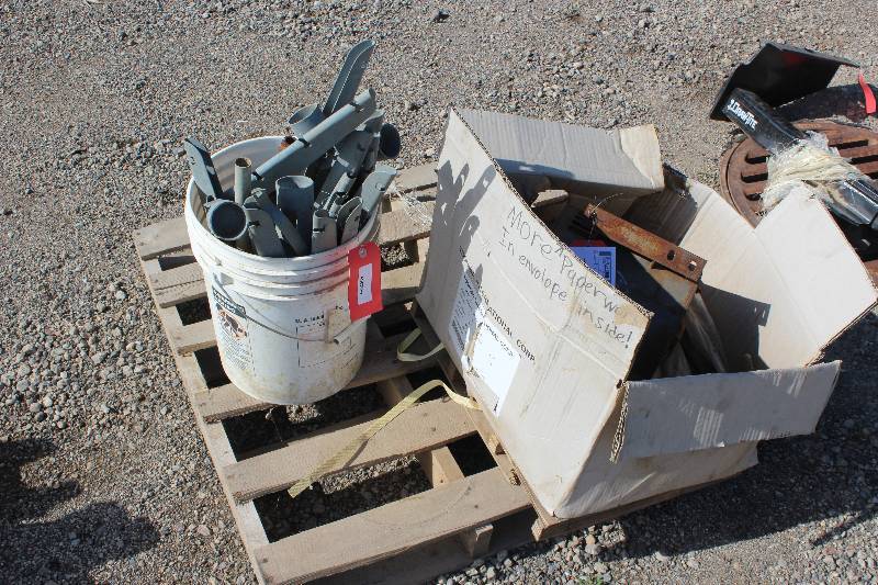 lot 150 image: Electric Motor & Chain Link Pieces