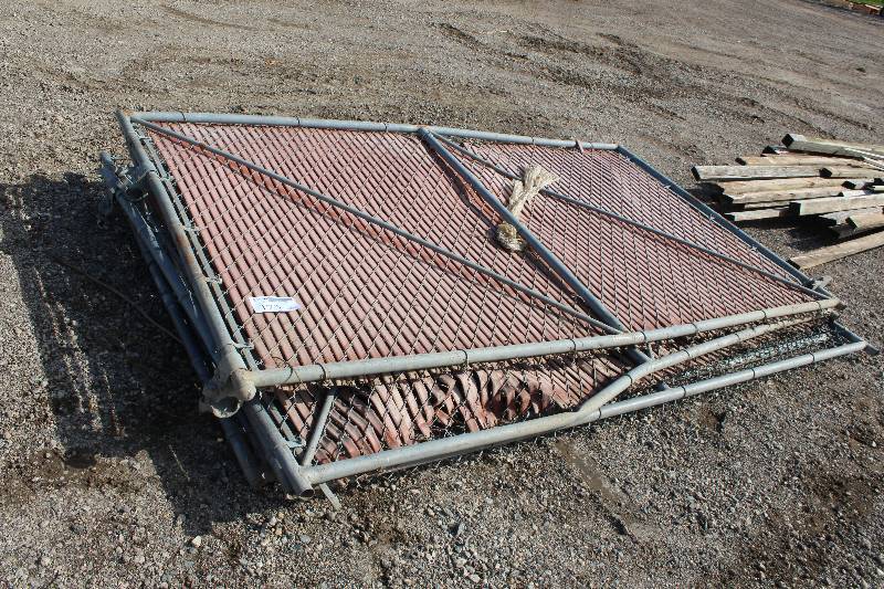 lot 173 image: Lot of (4) Chain Link Fence Gates