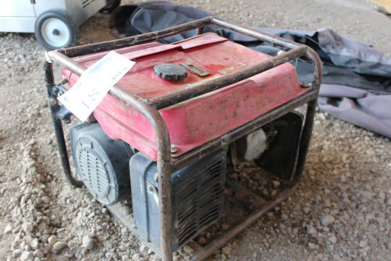 lot 18 image: Honda 2500W Portable Generator
