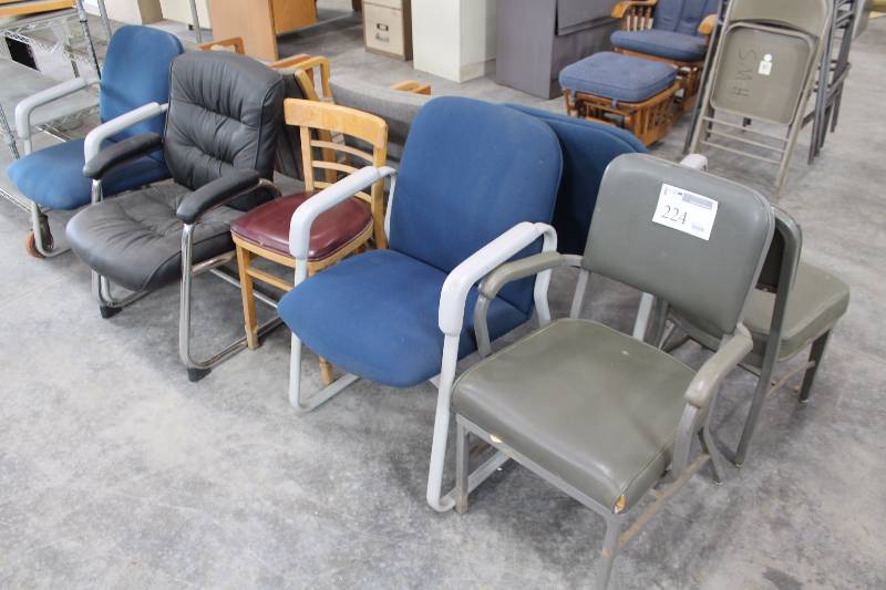 lot 224 image: Lot of (10) Padded Lobby Chairs