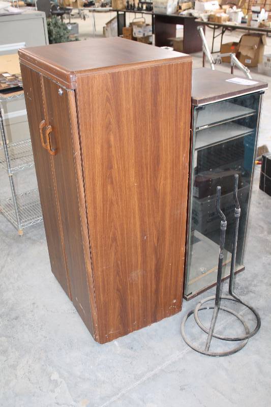 lot 233 image: Lot of (4) Entertainment Stands