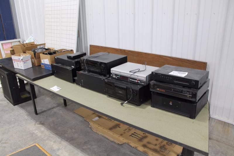lot 208 image: Complete Home Theatre Stereo System And Light Control System