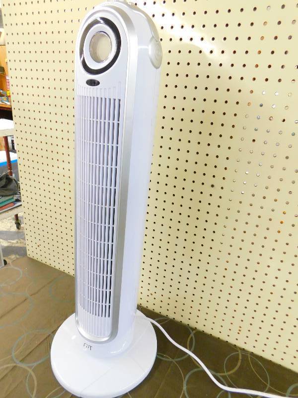 Sunpentown Tower Fan wIonizer and Remote, MSRP $93.99