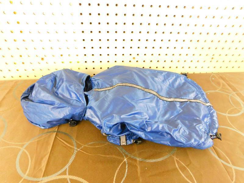 Reflecta-Sport Adustable Dark Blue PET RAIN GEAR, SIZE Medium, MSRP $28.99