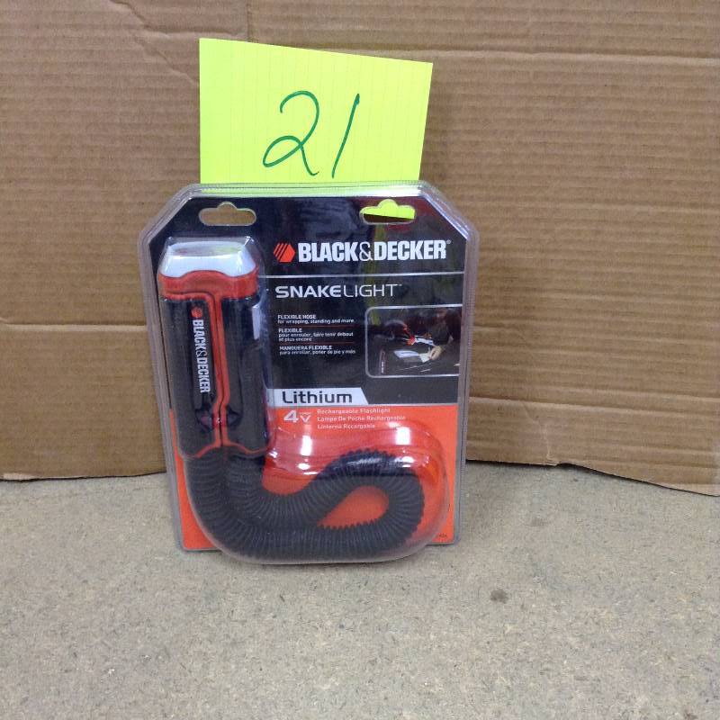 lot 21 image: Never used Black & Decker BDCF4SL 4-Volt MAX Lithium-Ion Rechargeable Snakelight