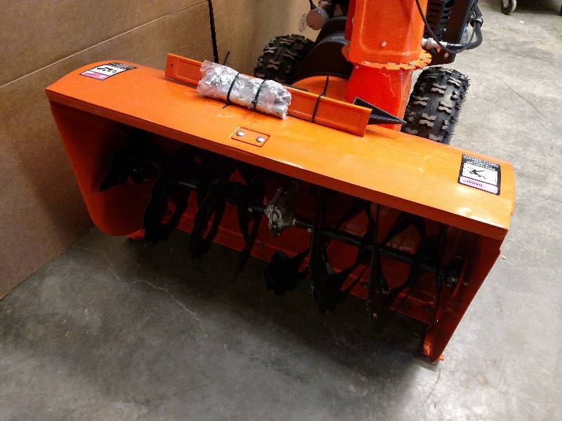 lot 10 image: Snow Beast 36 Snow Blower, 420cc, ...