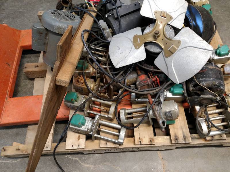 lot 71 image: Asstd Motors & Pumps, Salvage or r...