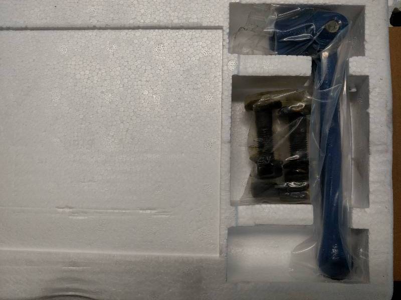 lot 73 image: 6 Machine Vise, New...