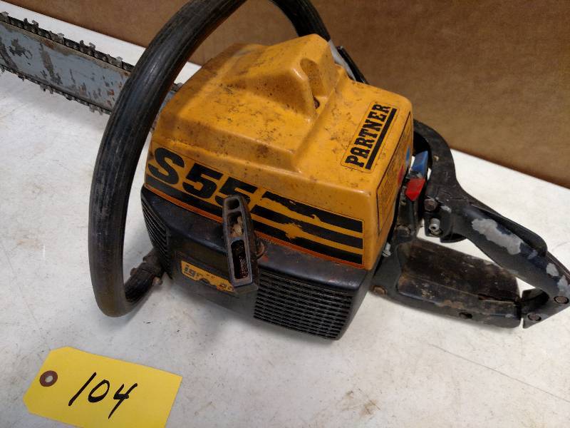 lot 104 image: Partner S55 16 Chainsaw, Has Compr...