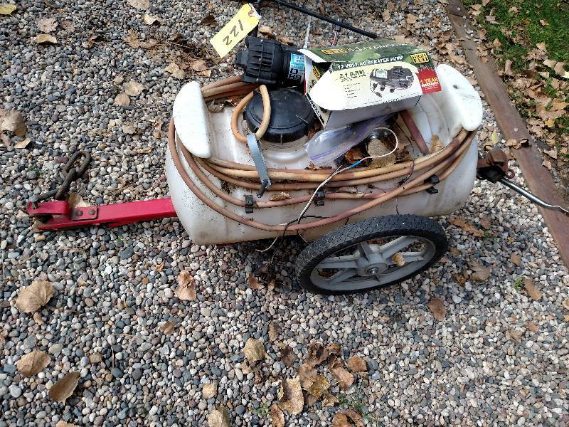 lot 122 image: Pull Behind 12 Volt Sprayer...