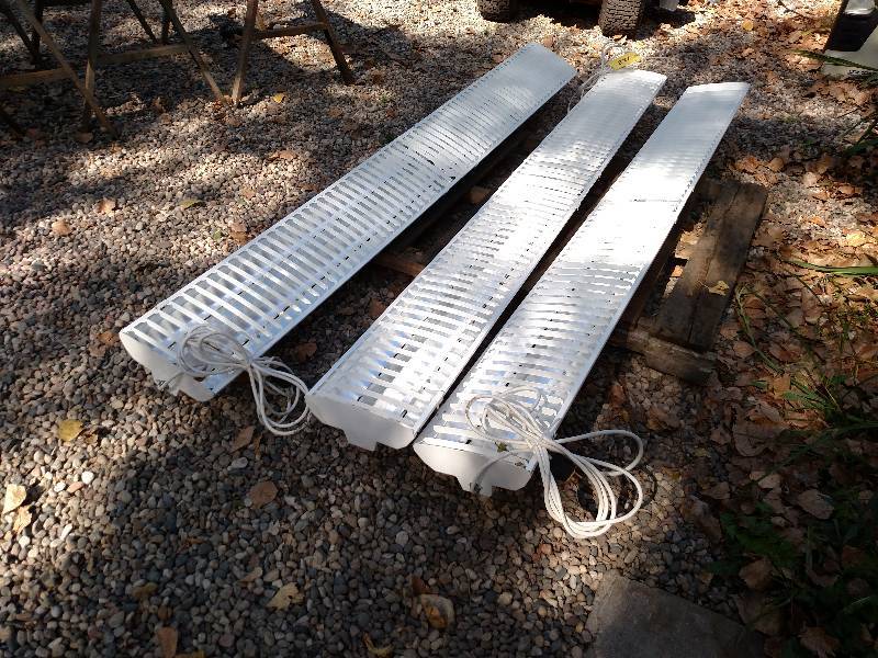 lot 128 image: (3) 8 Shop Lights, Works...
