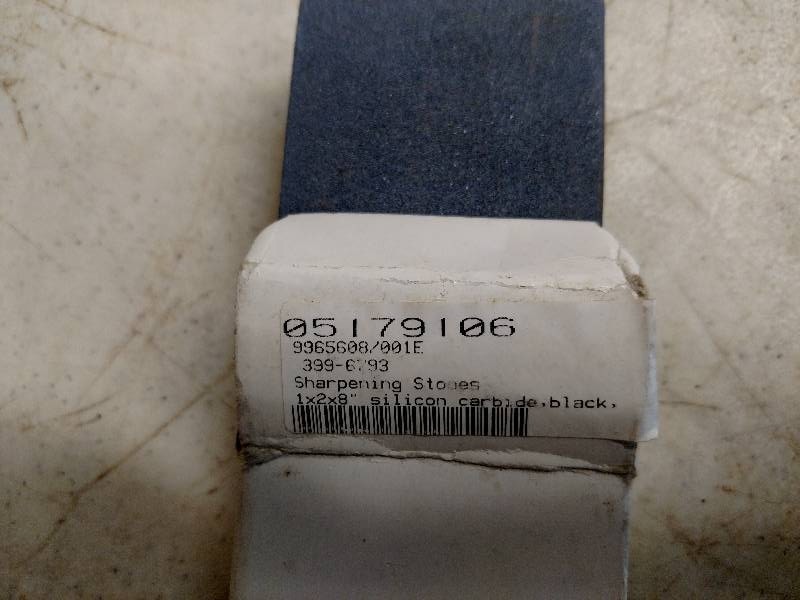 lot 174 image: Silicon Carbide Stone, 1x2x8...