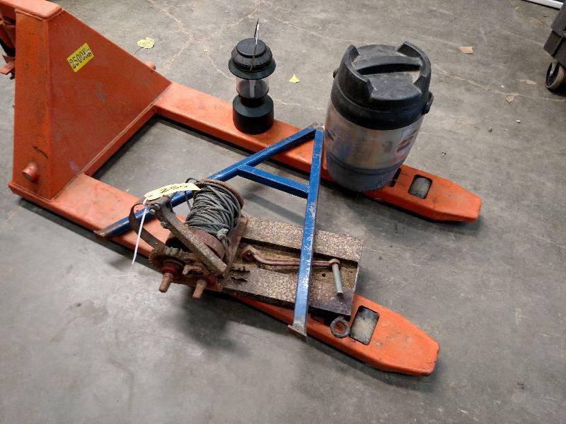lot 250 image: Winch, Lantern, & Cooler...