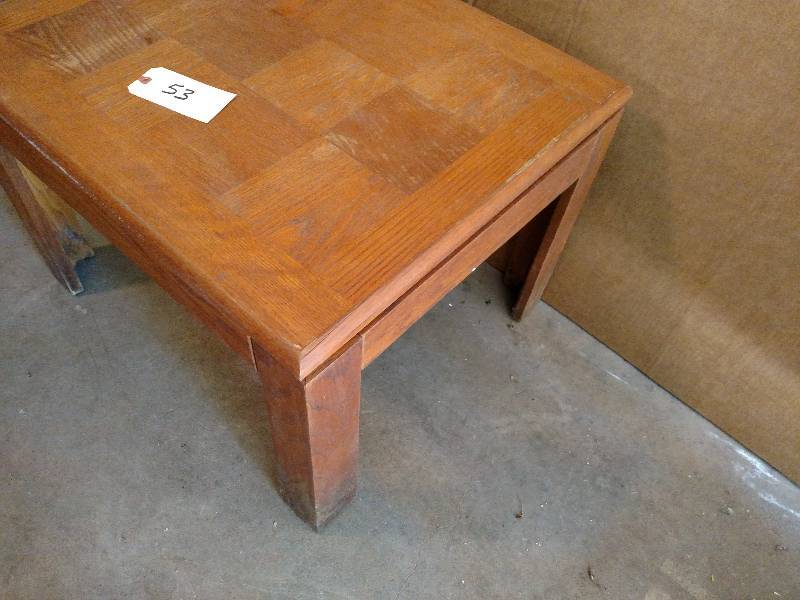 lot 53 image: End Table, 28x24x19...