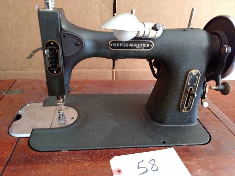 lot 58 image: White Dress Master Rotary Sewing Ma...