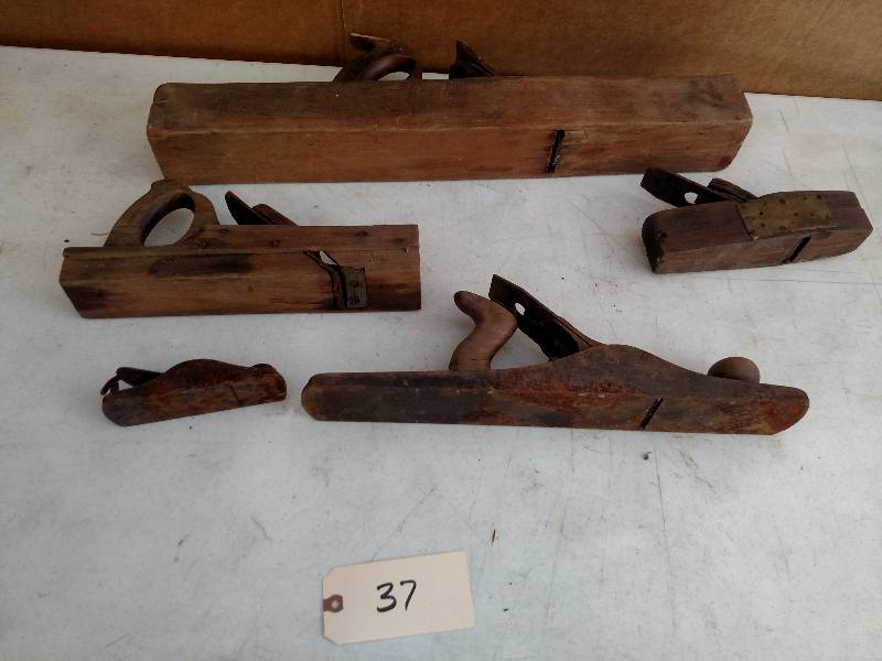 lot 37 image: Asstd Vintage Wood Planes...