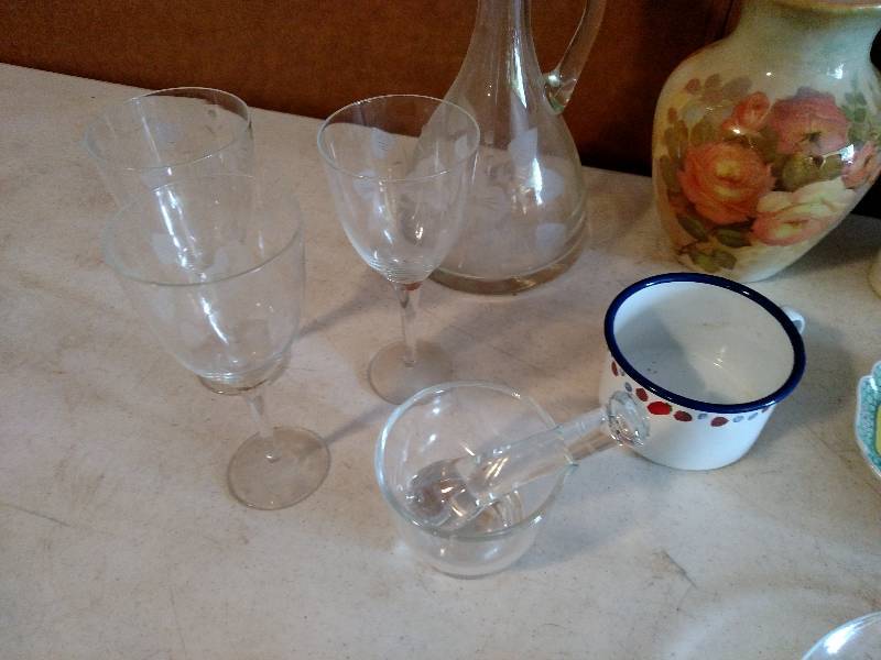 lot 96 image: Vases, Dishes, & Misc....