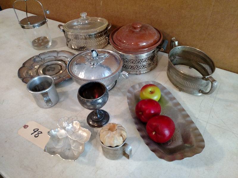 lot 98 image: Kitchen Items...