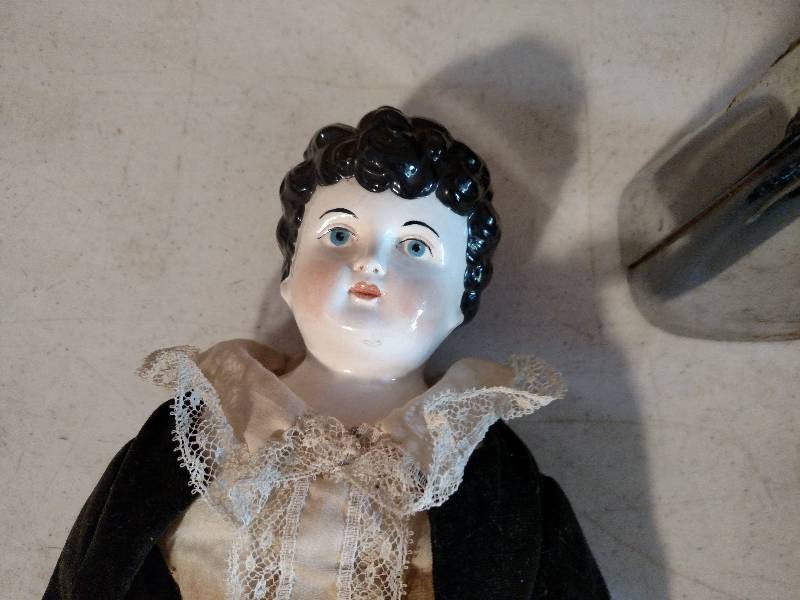 lot 129 image: Asstd Collectibles...