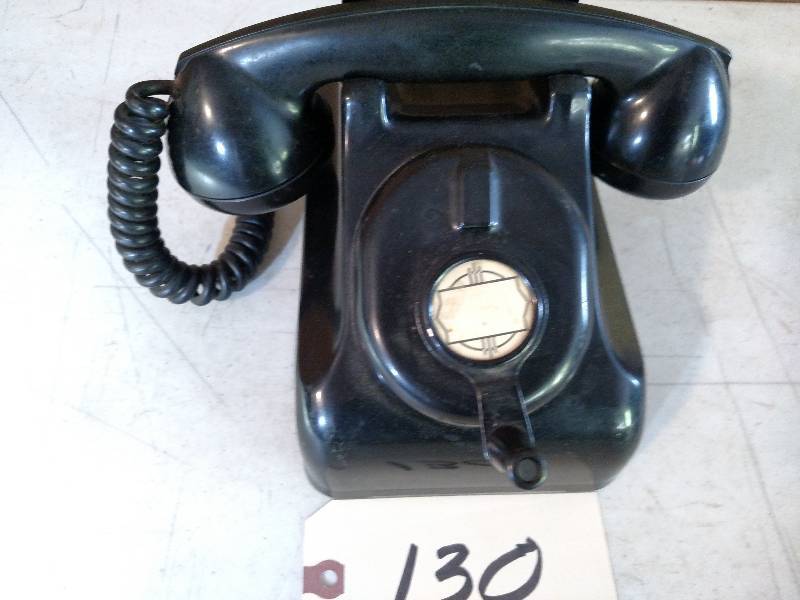 lot 130 image: Vintage Leich Telephone...