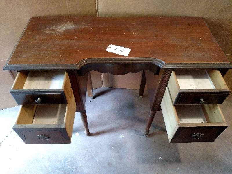 lot 134 image: Desk, 44x18...