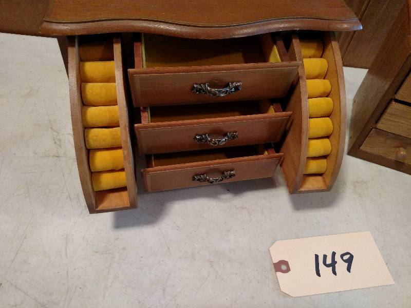 lot 149 image: Jewelry Box & Display Rack...