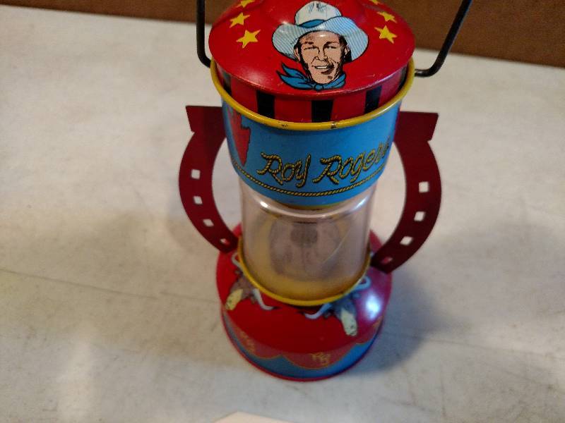 lot 158 image: Roy Rogers Toy Lantern from The Ohi...