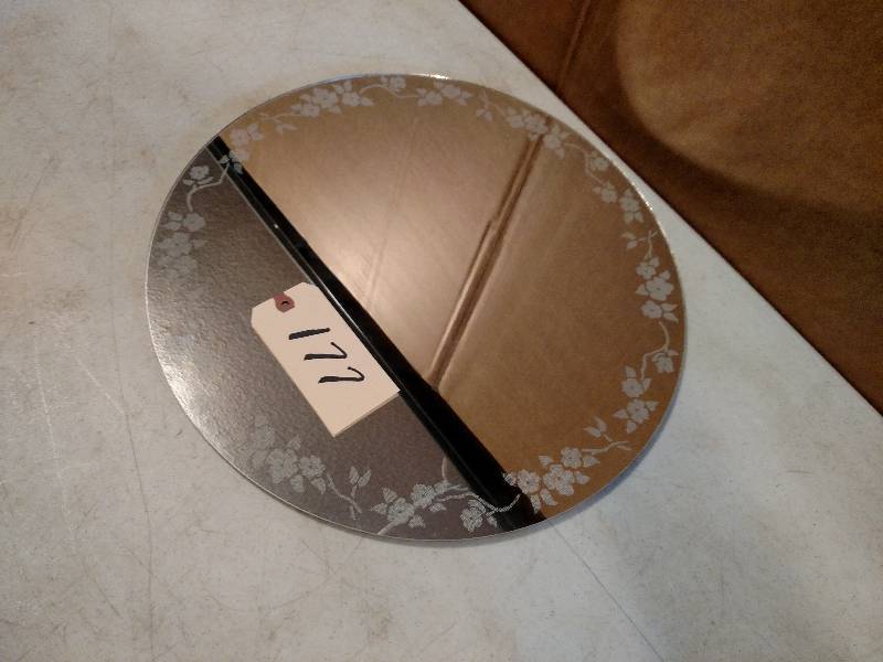 lot 177 image: Mirror 18...