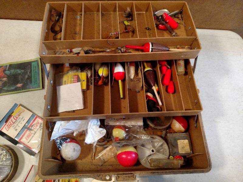 lot 190 image: Tacklebox with Asstd Tackle...