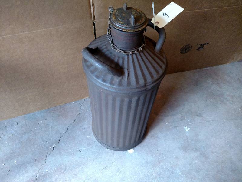 lot 9 image: Vintage Shell 10 Gallon Gas Can...