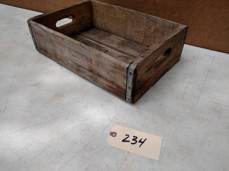 lot 234 image: Pepsi Crate...