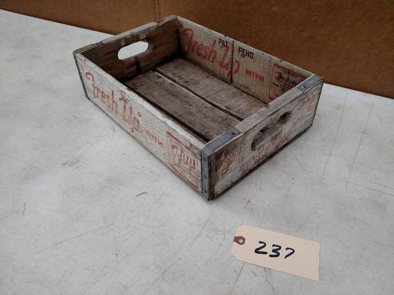 lot 237 image: 7 Up Crate...