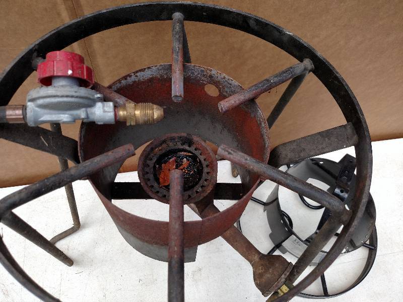 lot 252 image: LP Gas Cooker with Extra Frame...