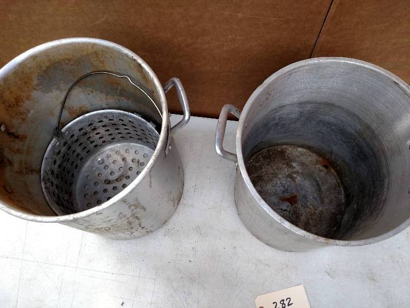 lot 282 image: (2) Deep Fry Kettles...