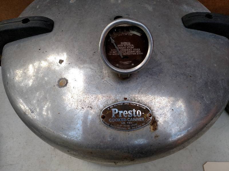lot 283 image: (2) Presto Pressure Cookers...