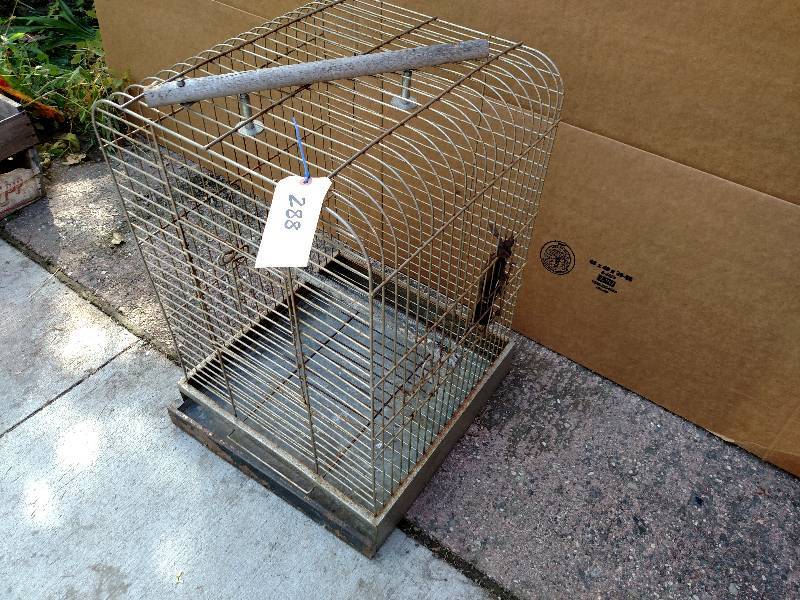 lot 288 image: Bird Cage...