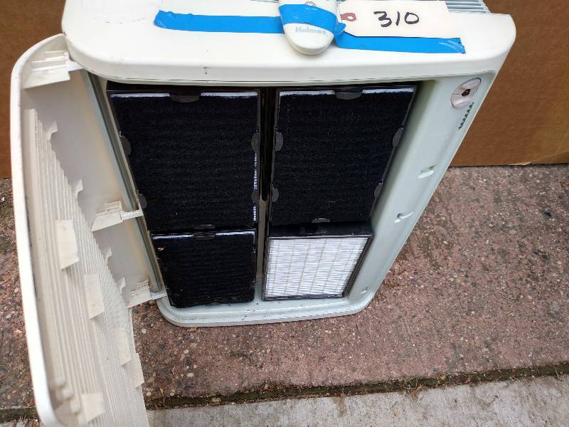 lot 310 image: Holmes HAP675RC Air Purifier, Works...