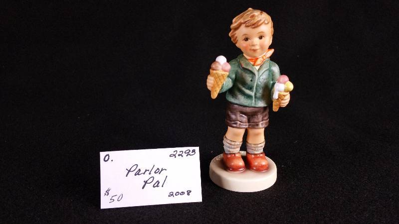 Hummel Parlor Pal #2293