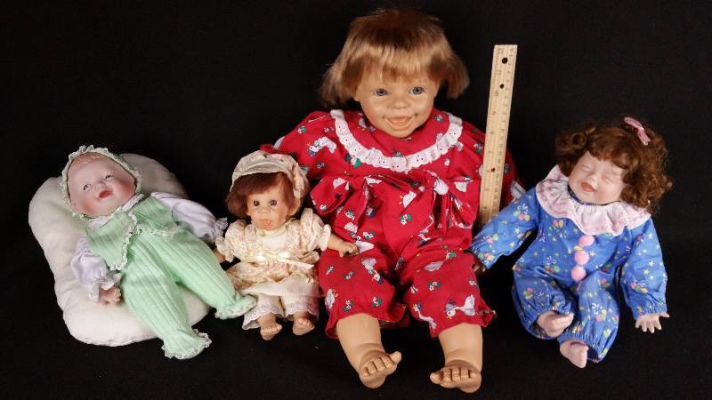 (4) Expressive Baby Dolls