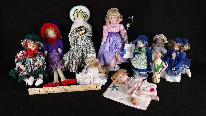 Large Group of Smaller Dolls