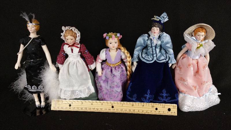 (5) Various Smaller Dolls