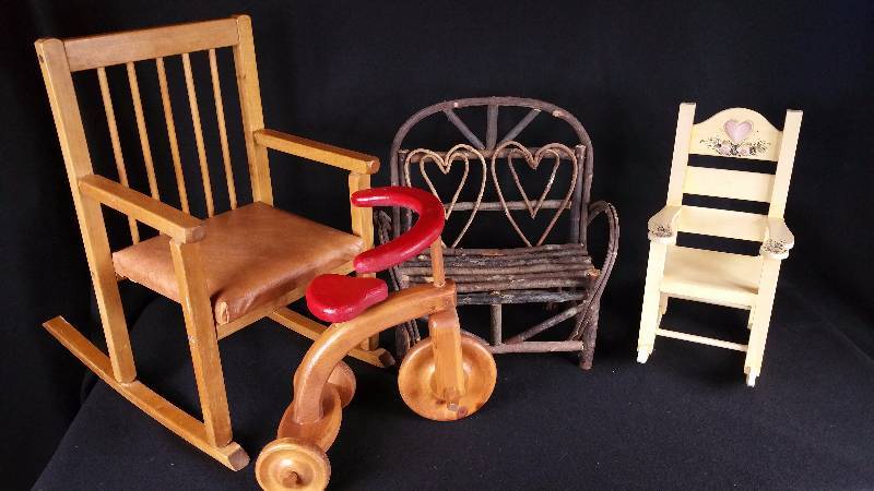 (4) Doll and Child Items