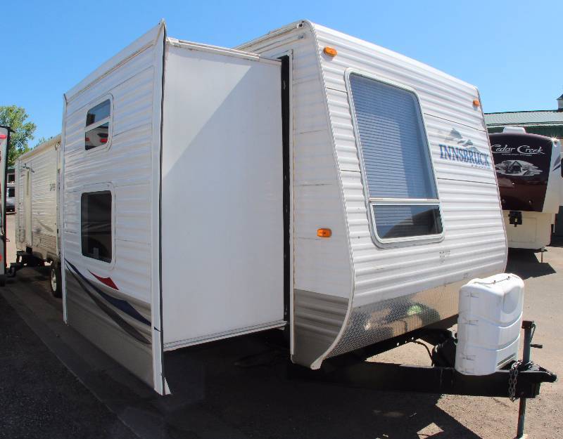 lot 0011 image: 2009 Gulf Stream Innsbruck 40TBS Destination Trailer