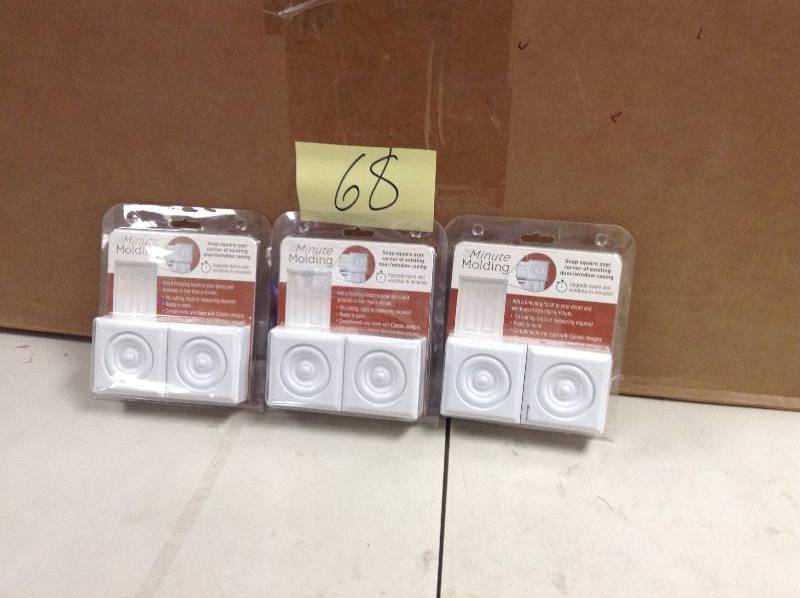 lot 68 image: Minute Molding 89 in. x 2-34 in. x 2-34 in. Classic Rosette Plastic Architectural Trim open box never  used