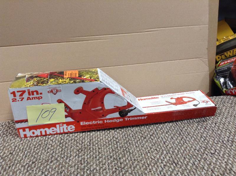 lot 109 image: Homelite 17 in. 2.7-Amp Electric Hedge Trimmer in working conditions