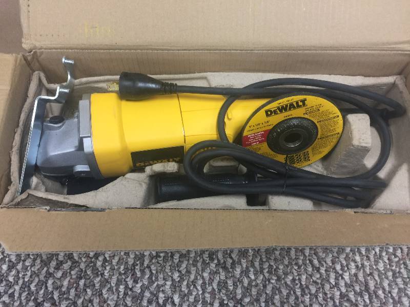 lot 145 image: DW831 5 Medium Angle Grinder never used