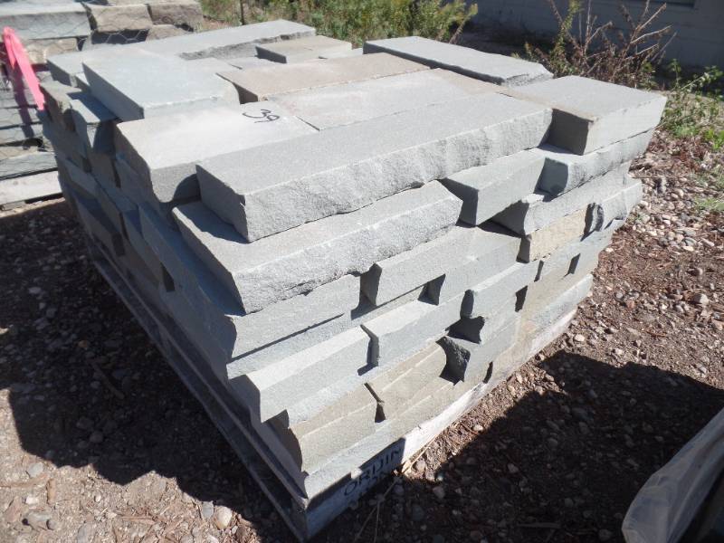lot 39 image: BLUESTONE 2 Wall stone